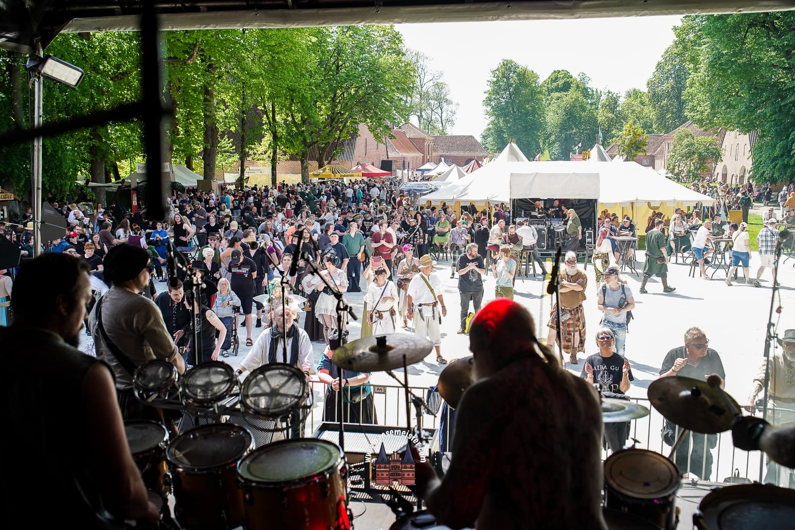 Saor Patrol live — Retro MPS · Gut Emkendorf · 2026 — photo 15